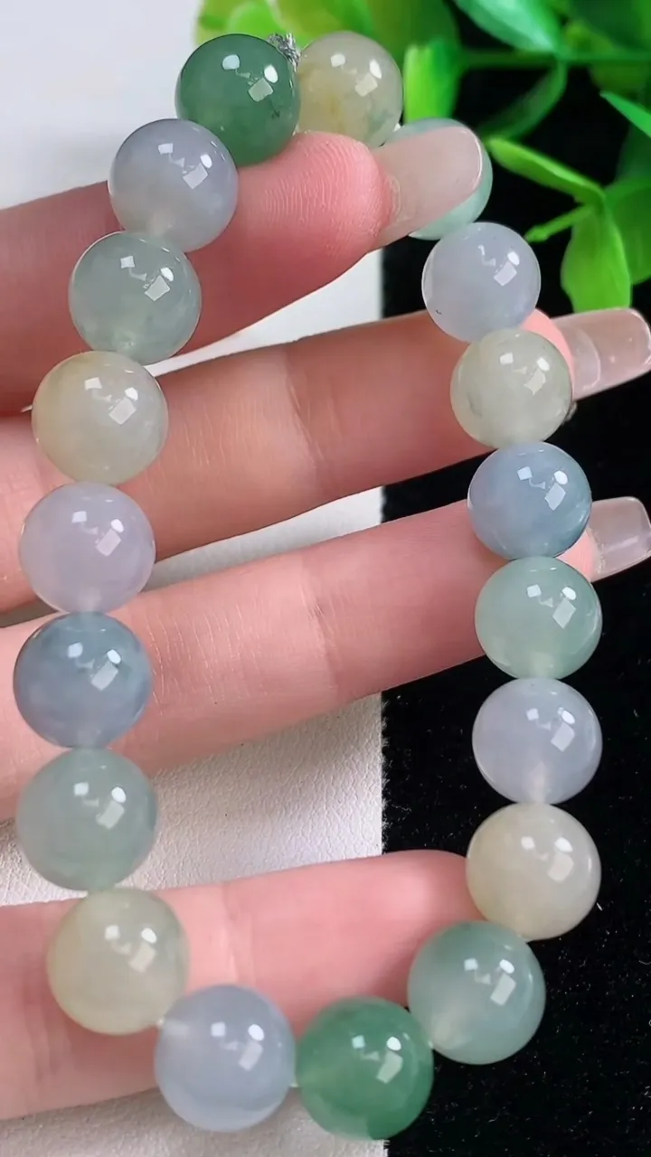 天然A货翡翠种三彩圆珠手串，尺寸10-19颗，重量:32.72g1月5日
工厂直销收藏佳品,种好水足，色泽均匀，有种有色，上手高大气！