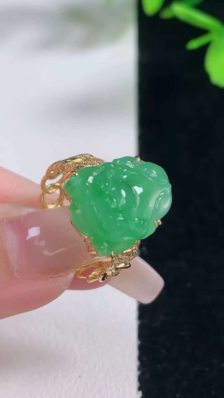 天然A货翡翠金蟾戒指，尺寸17.6-16.2-11.6-8，重量:4.67g2026年1月5日
工厂