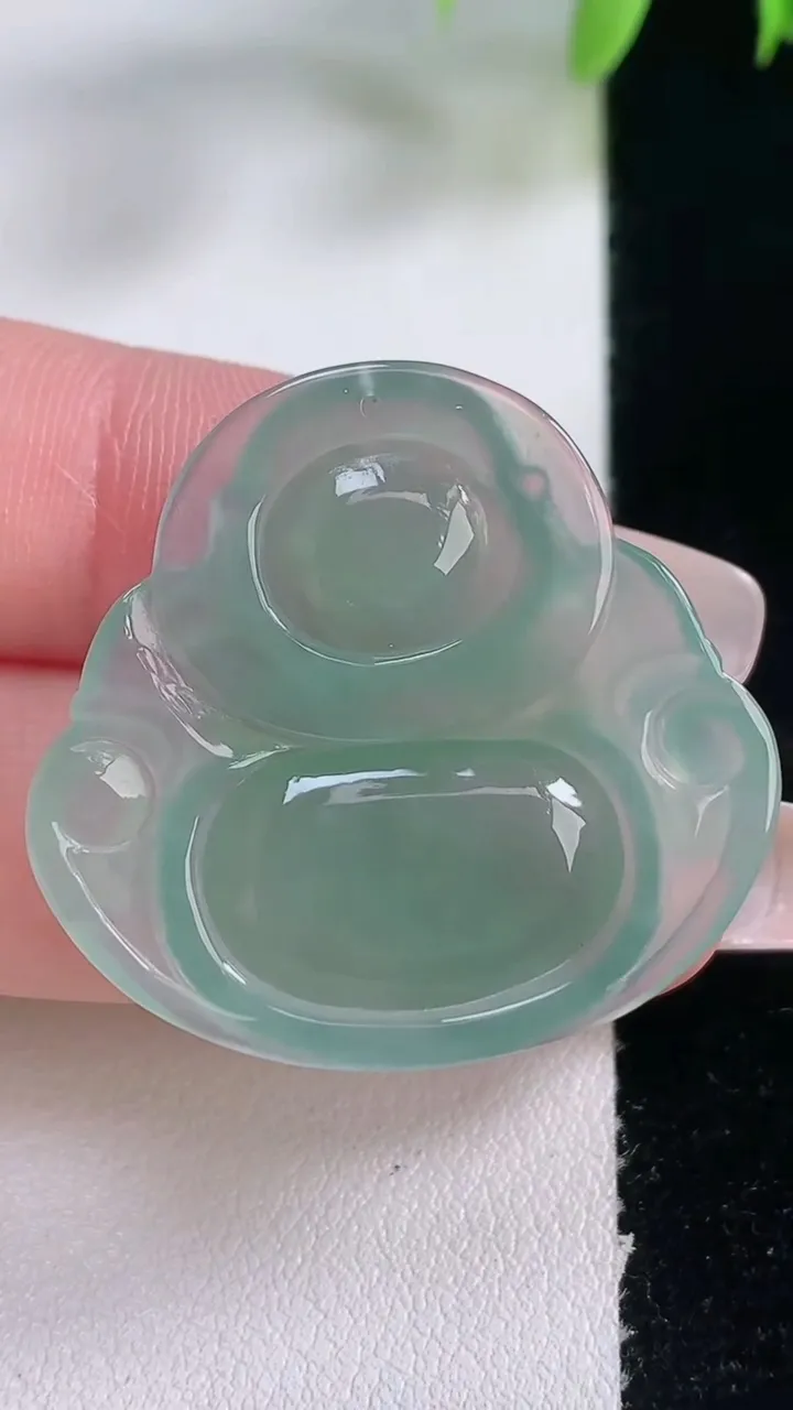 天然A货翡翠佛公吊坠，尺寸30.4-32.4-4.9，重量:6.92g
1月5日