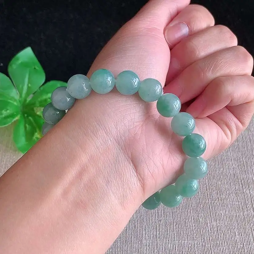 a货翡翠冰种飘绿圆珠佛珠手串19颗 尺寸10mm 重量35.83g 0104