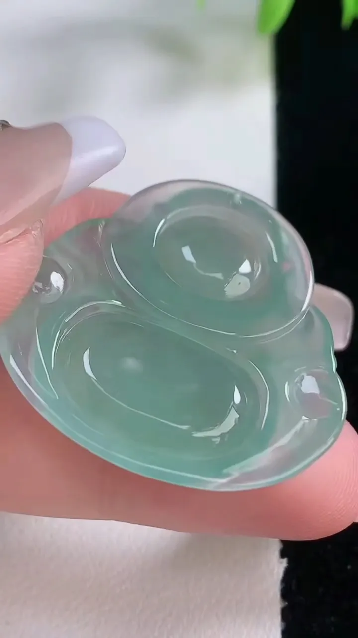 天然A货翡翠佛公吊坠，尺寸30.4-32.4-4.9，重量:6.92g
1月5日