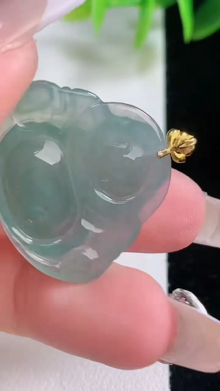 天然A货翡翠佛公吊坠，尺寸24.4-28-5.8，重量:5.52g
1月5日