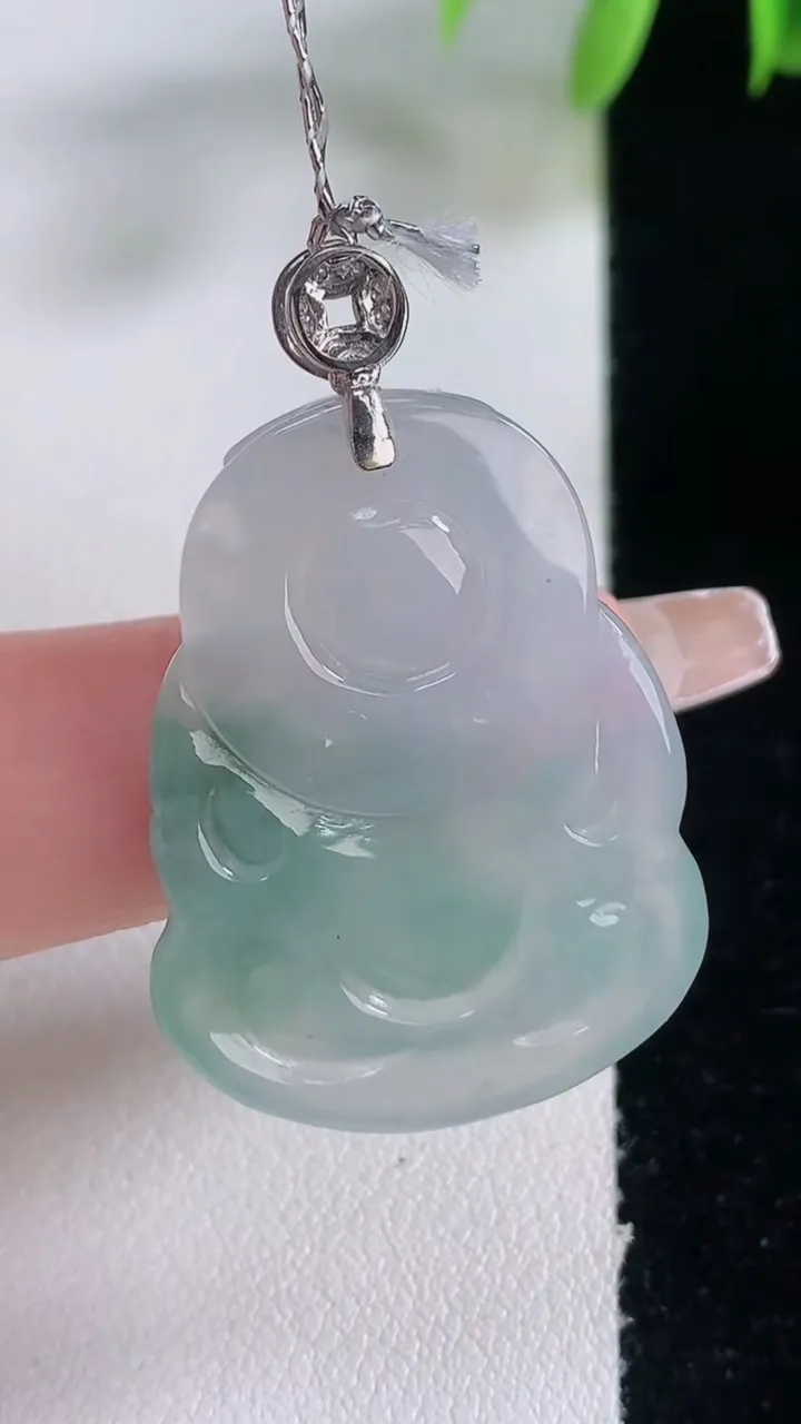 天然A货翡翠种飘花财神爷吊坠，尺寸31-23.8-5.2，重量:8.29g
1月5日