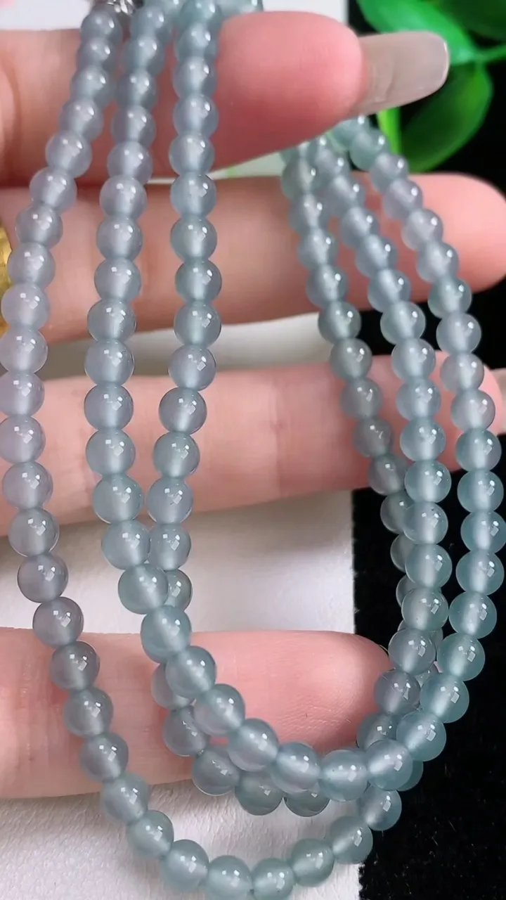 天然A货翡翠圆珠项链，尺寸4.3-138颗，重量:21.31g
1月5日