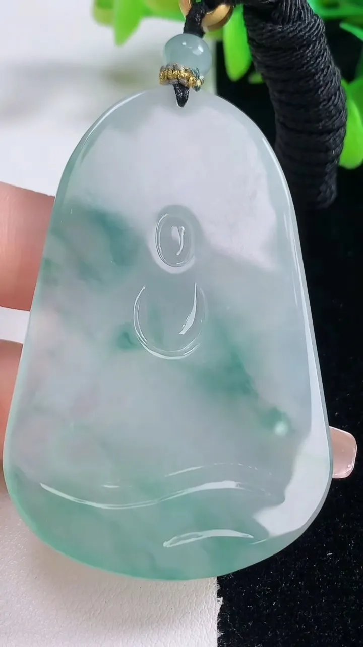 天然A货翡翠种飘花普贤菩萨吊坠，尺寸63-41-5.8，重量:33.70g
1月5日