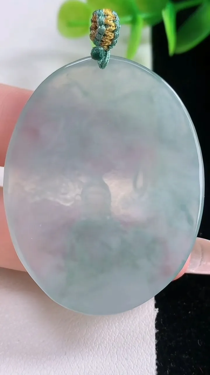 天然A货翡翠大日如来吊坠，尺寸47.8-36.4-4，重量:17.62g
1月5日