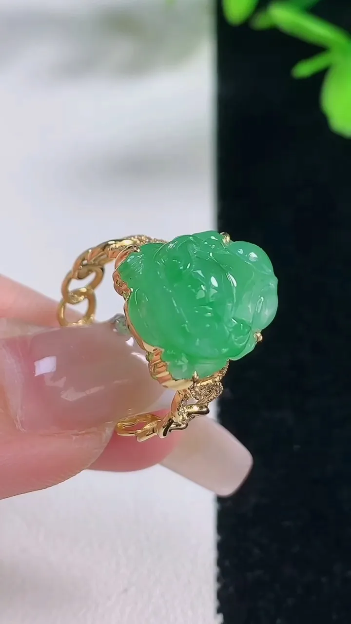 天然A货翡翠金蟾戒指，尺寸17.6-16.2-11.6-8，重量:4.67g2026年1月5日
工厂