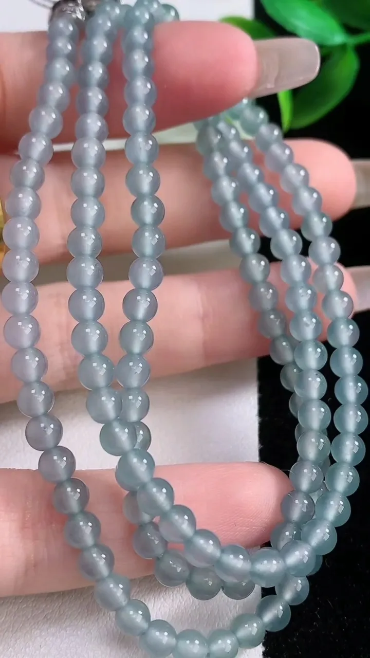 天然A货翡翠圆珠项链，尺寸4.3-138颗，重量:21.31g
1月5日