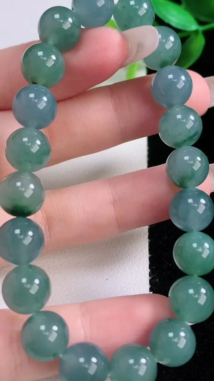 天然A货翡翠飘花圆珠手串，尺寸9.6-20颗，重量:31.85g1月5日
工厂直销收藏佳品,种好水足