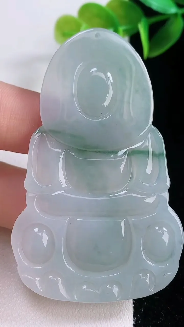 天然A货翡翠冰种飘花观音菩萨吊坠，尺寸63-39.7-5.6，重量:23.12g
1月5日