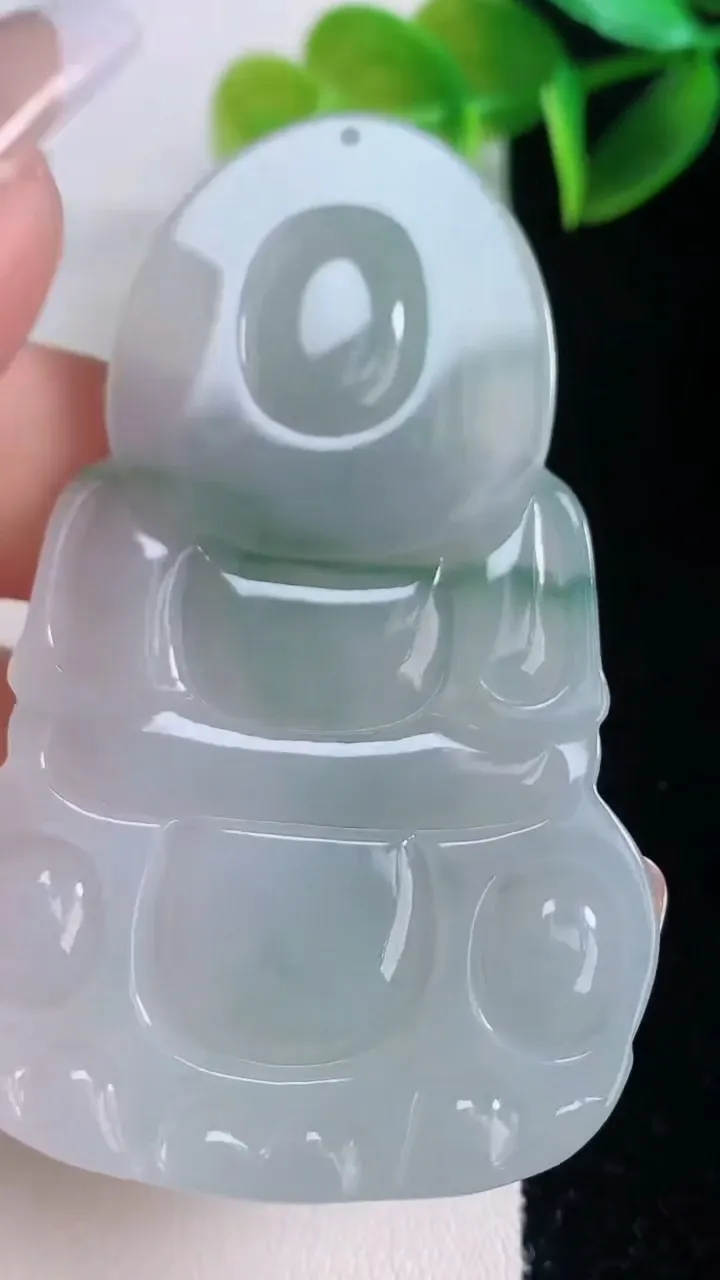 天然A货翡翠冰种飘花观音菩萨吊坠，尺寸63-39.7-5.6，重量:23.12g
1月5日