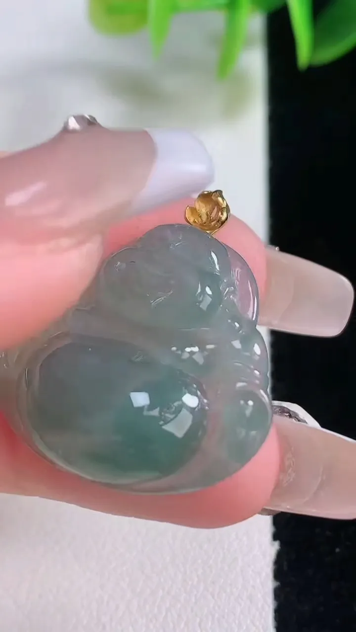 天然A货翡翠佛公吊坠，尺寸24.4-28-5.8，重量:5.52g
1月5日