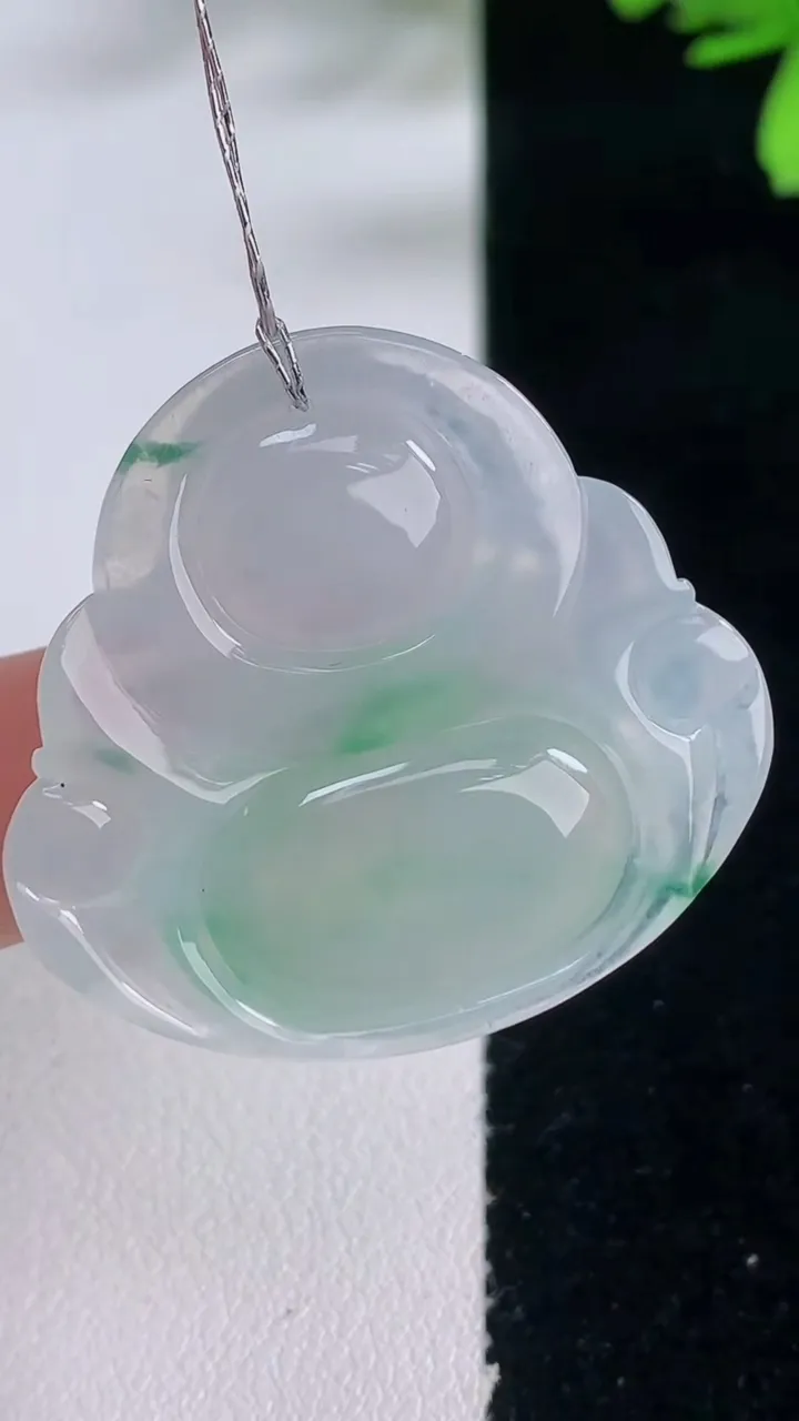 天然A货翡翠种飘花佛公吊坠，尺寸32-35.2-6.7，重量:12.27g
1月5日