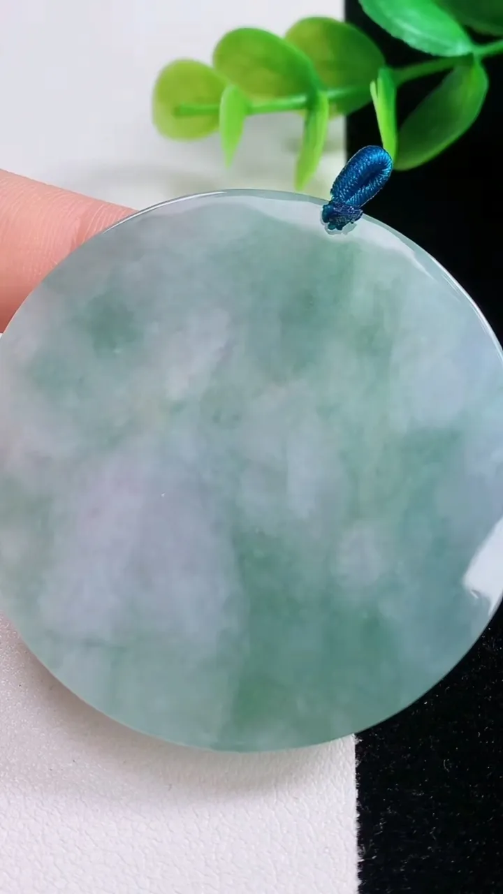 天然A货翡翠阿弥陀佛吊坠，尺寸53-4.6，重量:31.76g
1月5日