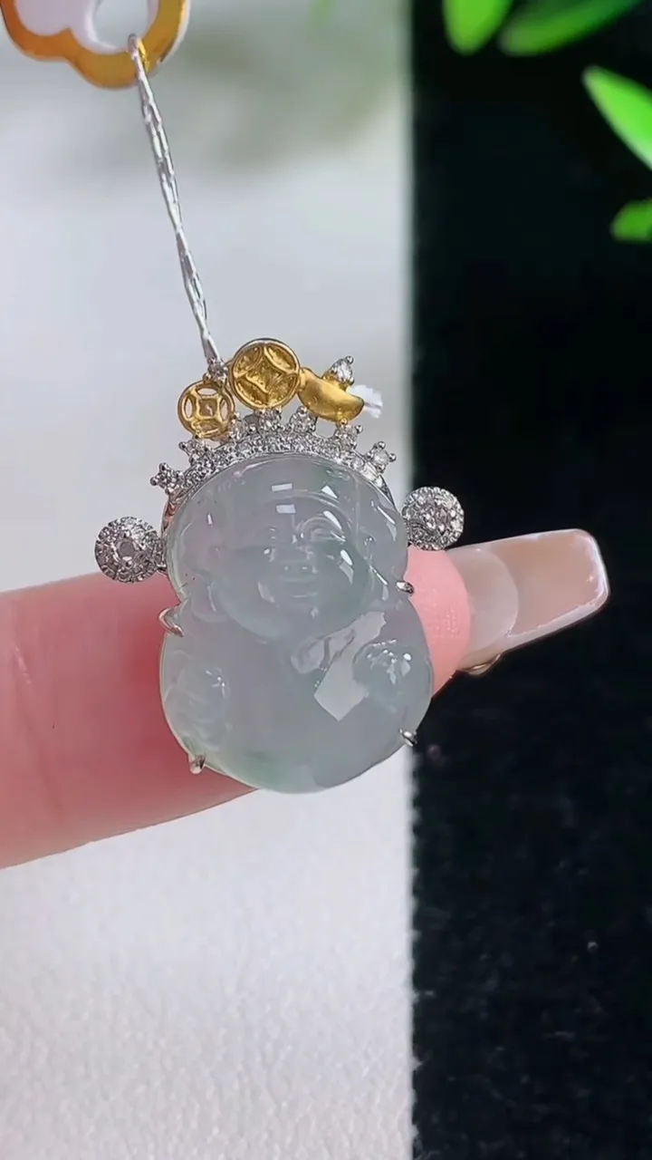 天然A货翡翠种飘花财神爷吊坠，尺寸21-15.5-13-8.7，重量:3.52g
1月5日
