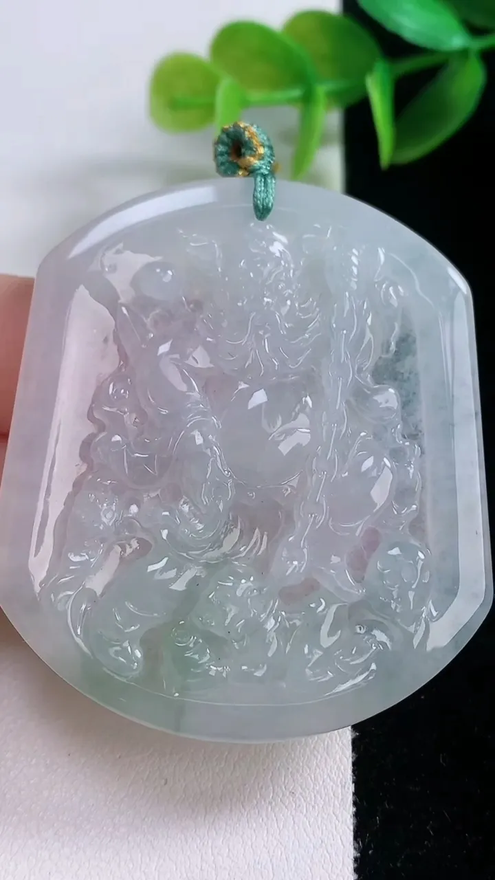 天然A货翡翠馗吊坠，尺寸52-45.5-5.4，重量:24.91g
1月5日