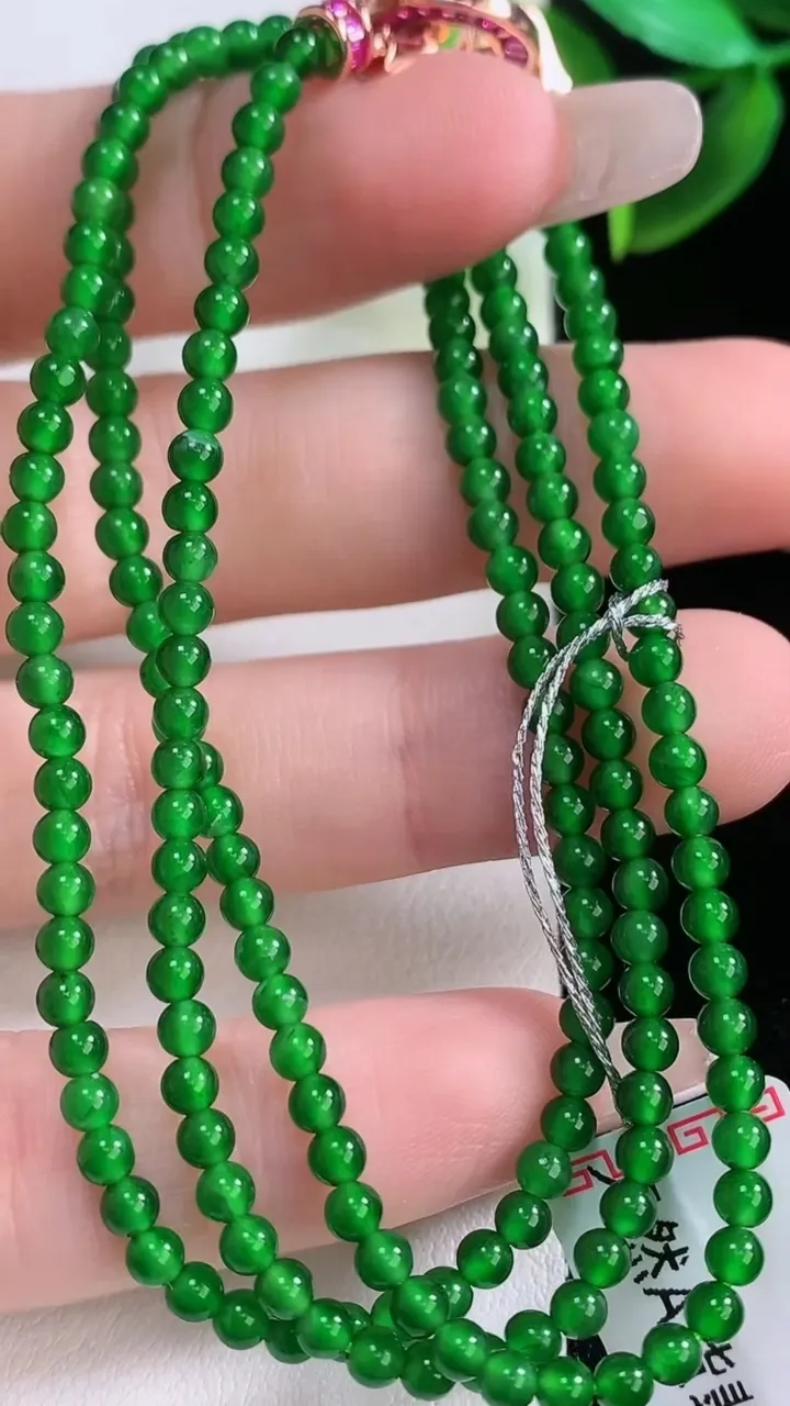 天然A货翡翠小米珠项链，尺寸3-186颗，重量:10.39g1月5日
工厂直销收藏佳品,种好水足，色
