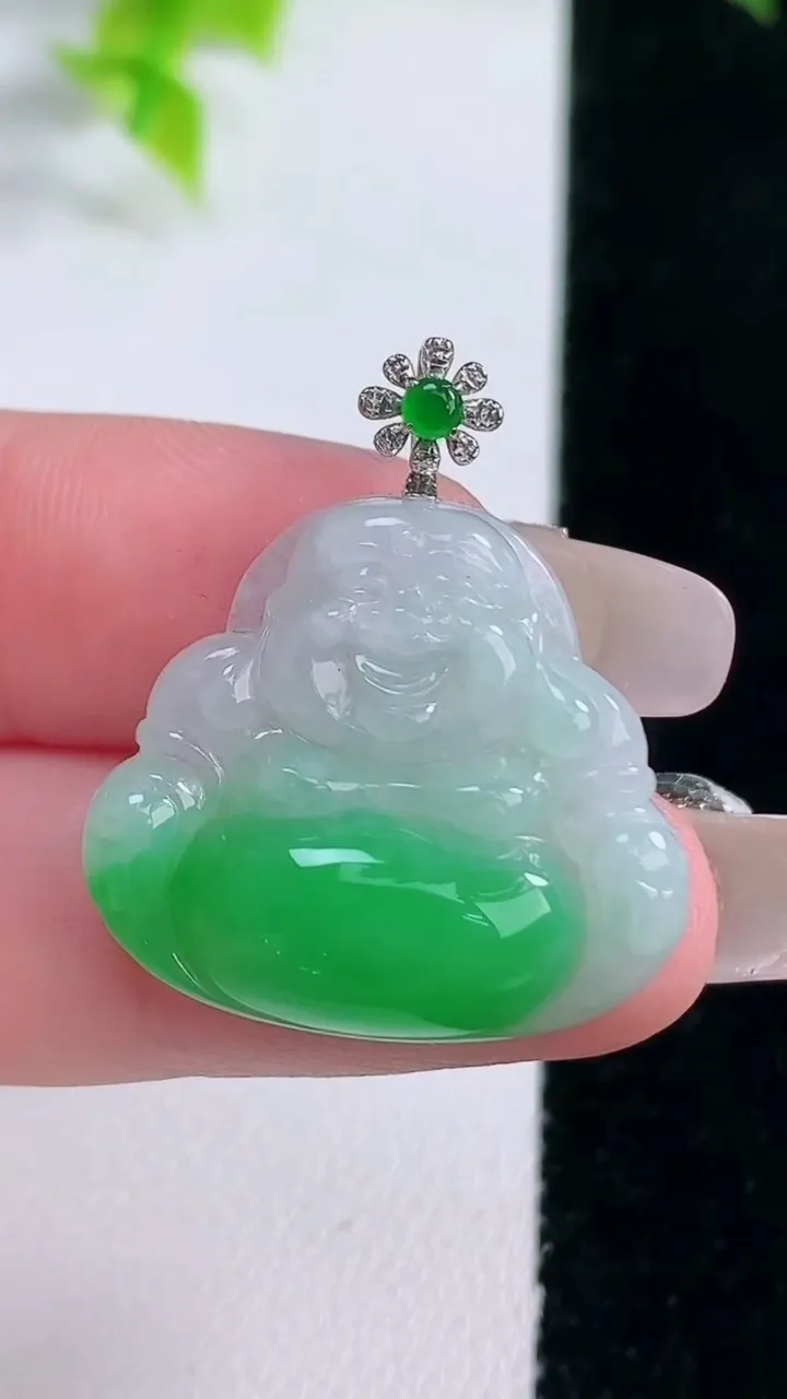 天然A货翡翠佛公吊坠，尺寸22.5-24.8-5.3，重量:4.95g
1月15日