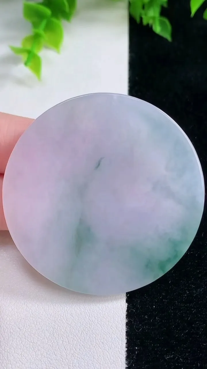 天然A货翡翠冰种飘花文殊菩萨吊坠，尺寸52.6-4，重量:31.68g
1月15日