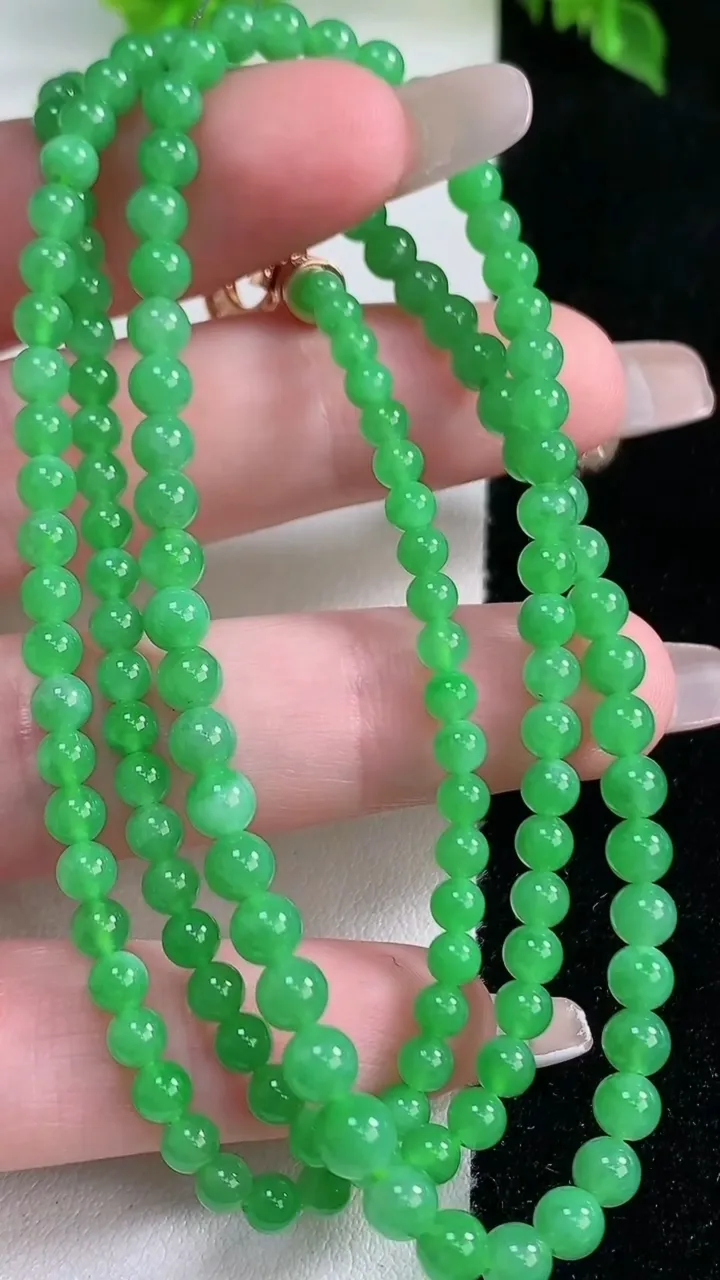 天然A货翡翠小米珠项链，尺寸4-146颗，重量:16.00g1月15日
工厂直销收藏佳品,种好水足，