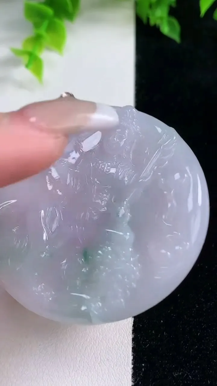 天然A货翡翠冰种飘花文殊菩萨吊坠，尺寸52.6-4，重量:31.68g
1月15日