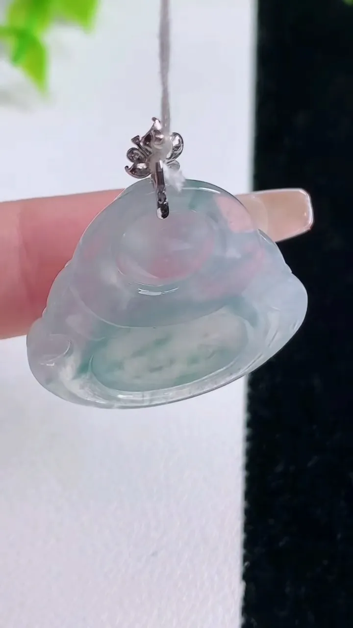 天然A货翡翠种飘花佛公吊坠，尺寸25.5-26.7-5.8，重量:6.71g
1月15日