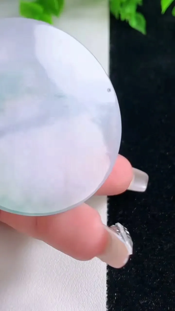 天然A货翡翠冰种飘花文殊菩萨吊坠，尺寸52.6-4，重量:31.68g
1月15日