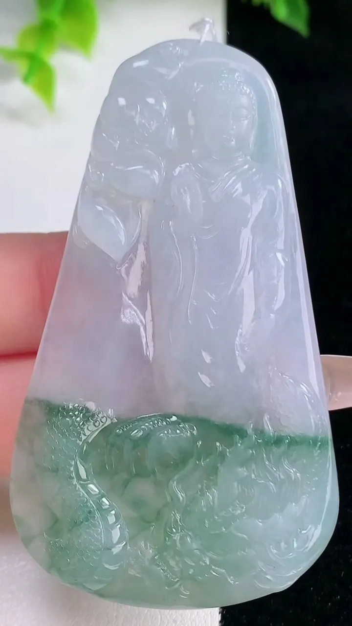 天然A货翡翠冰种飘花御龙阿弥陀佛吊坠，尺寸58.4-38.6-5.9，重量:31.38g
1月15日