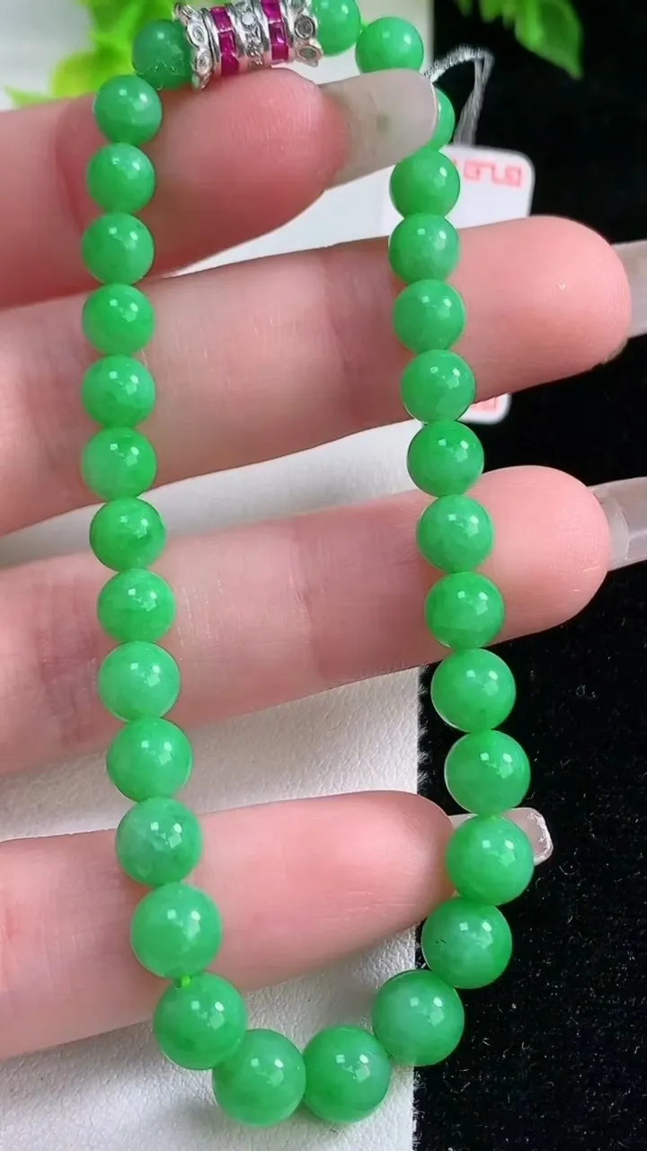 天然A货翡翠圆珠手串，尺寸6.6-31颗，重量:12.13g1月15日
工厂直销收藏佳品,种好水足，