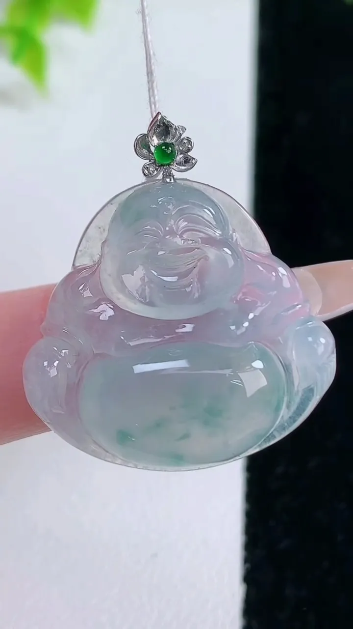 天然A货翡翠种飘花佛公吊坠，尺寸25.5-26.7-5.8，重量:6.71g
1月15日