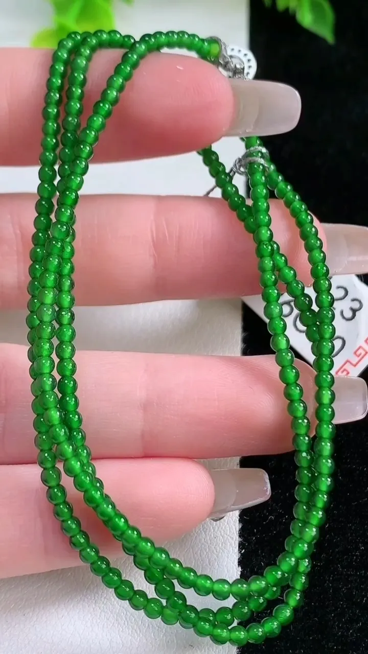 天然A货翡翠小米珠项链，尺寸2.4-256颗，重量:6.78g1月15日
工厂直销收藏佳品,种好水足