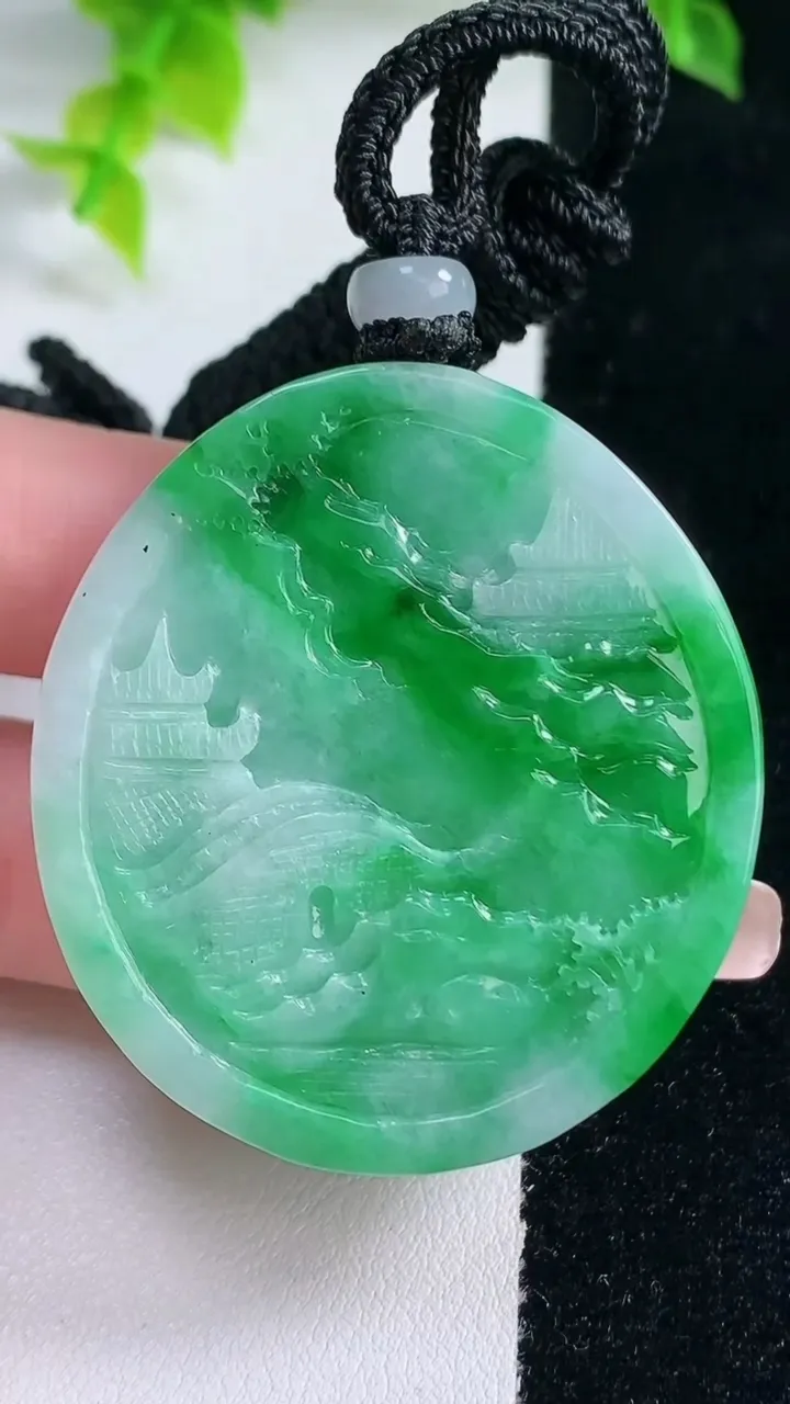 天然A货翡翠山水牌吊坠，尺寸46.6-41.8-11，重量:46.24g
1月15日