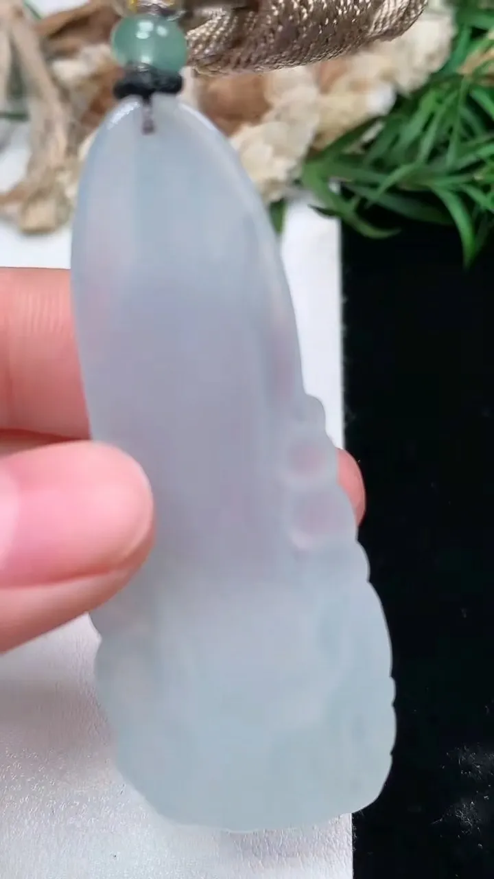 天然A货翡翠白冰文殊菩萨吊坠，尺寸60.5-24.2-4.8，重量:17.58g
1月16日