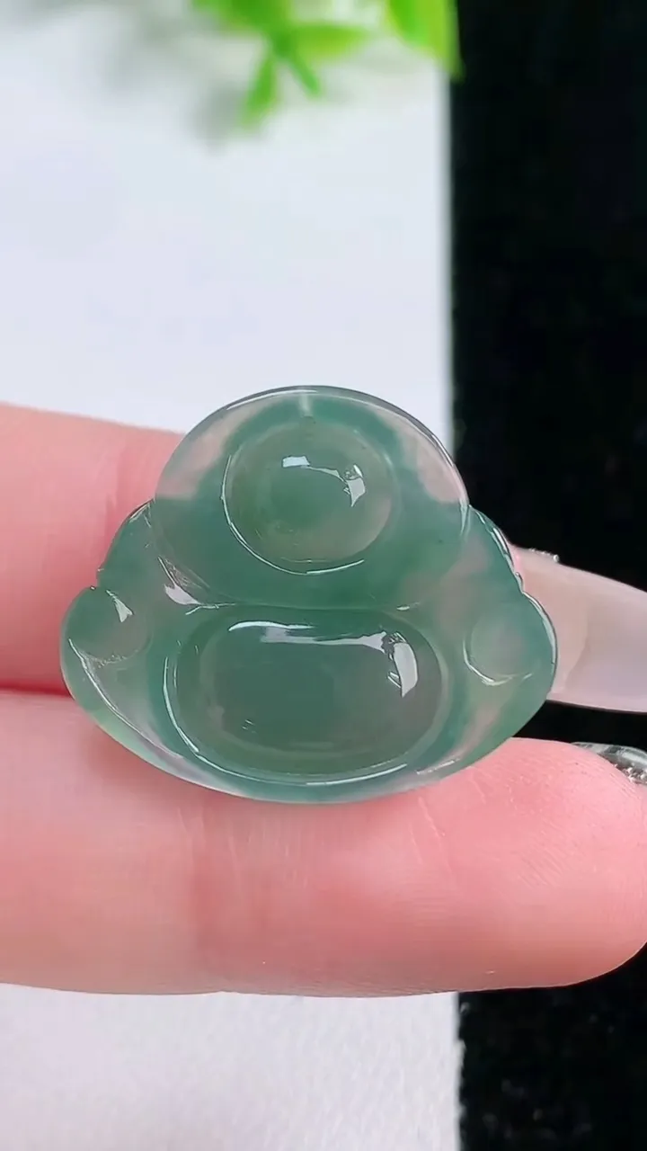 天然A货翡翠佛公吊坠，尺寸21-24.7-5.8，重量:4.31g
1月16日