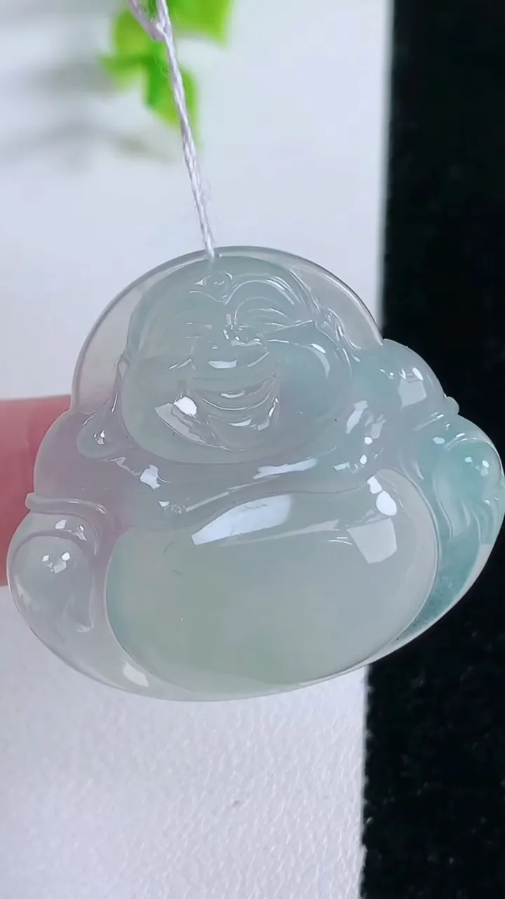 天然A货翡翠佛公吊坠，尺寸31.4-35-6.3，重量:11.92g
1月16日