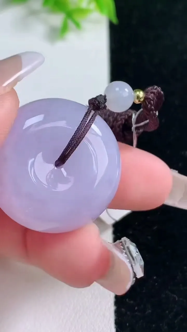 天然A货翡翠紫罗兰平安扣吊坠，尺寸26.6-13，重量:23.76g
1月16日