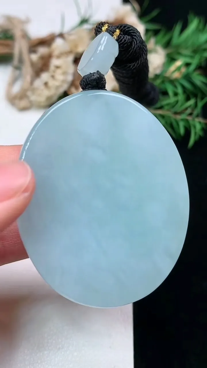 天然A货翡翠大势至观音菩萨吊坠，尺寸48.4-40-11.7，重量:51.78g
1月16日