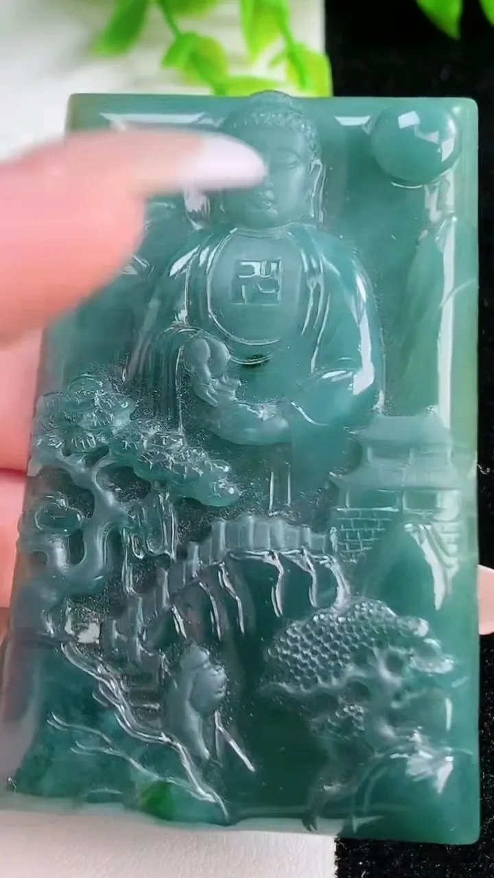 天然A货翡翠山水阿弥陀佛吊坠，尺寸69.7-43.5-6.8，重量:64.37g
1月16日