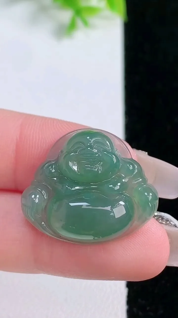 天然A货翡翠佛公吊坠，尺寸21-24.7-5.8，重量:4.31g
1月16日