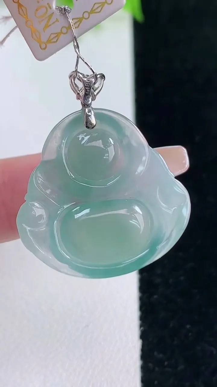 天然A货翡翠佛公吊坠，尺寸24.8-25.7-5.6，重量:5.79g
1月16日