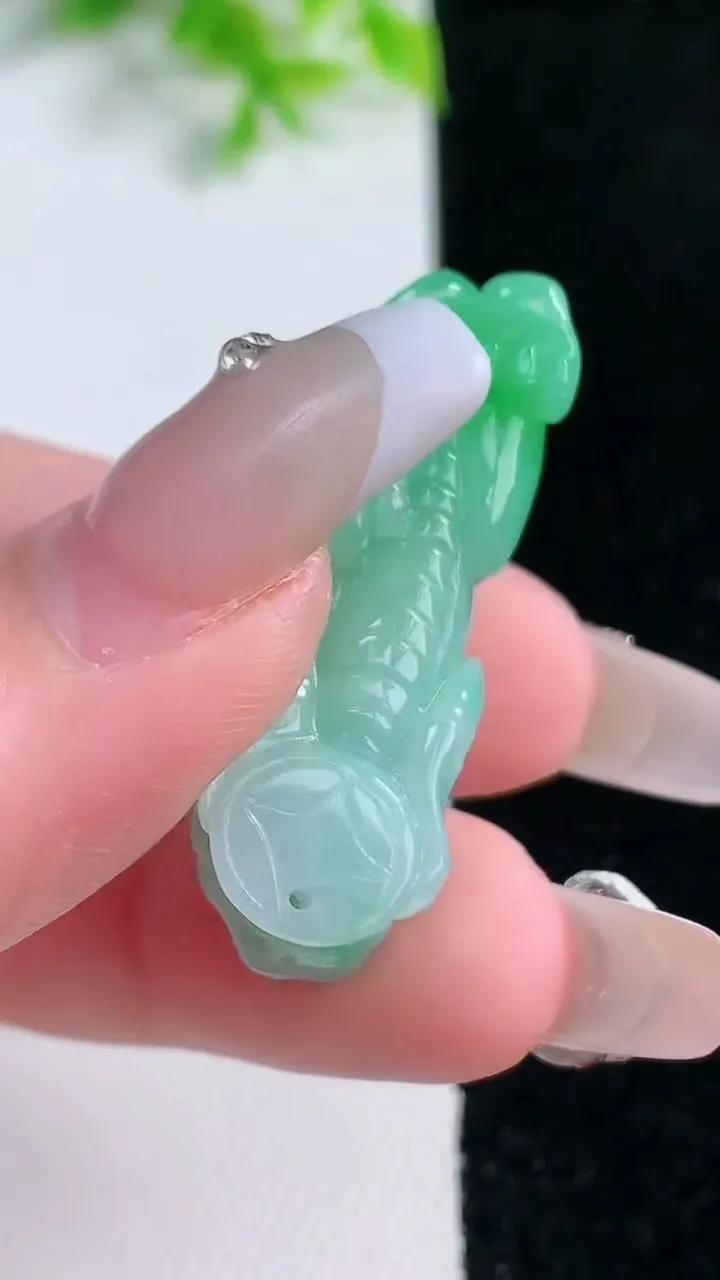 天然A货翡翠貔貅吊坠，尺寸35.4-11.7-13.2，重量:11.47g
1月16日