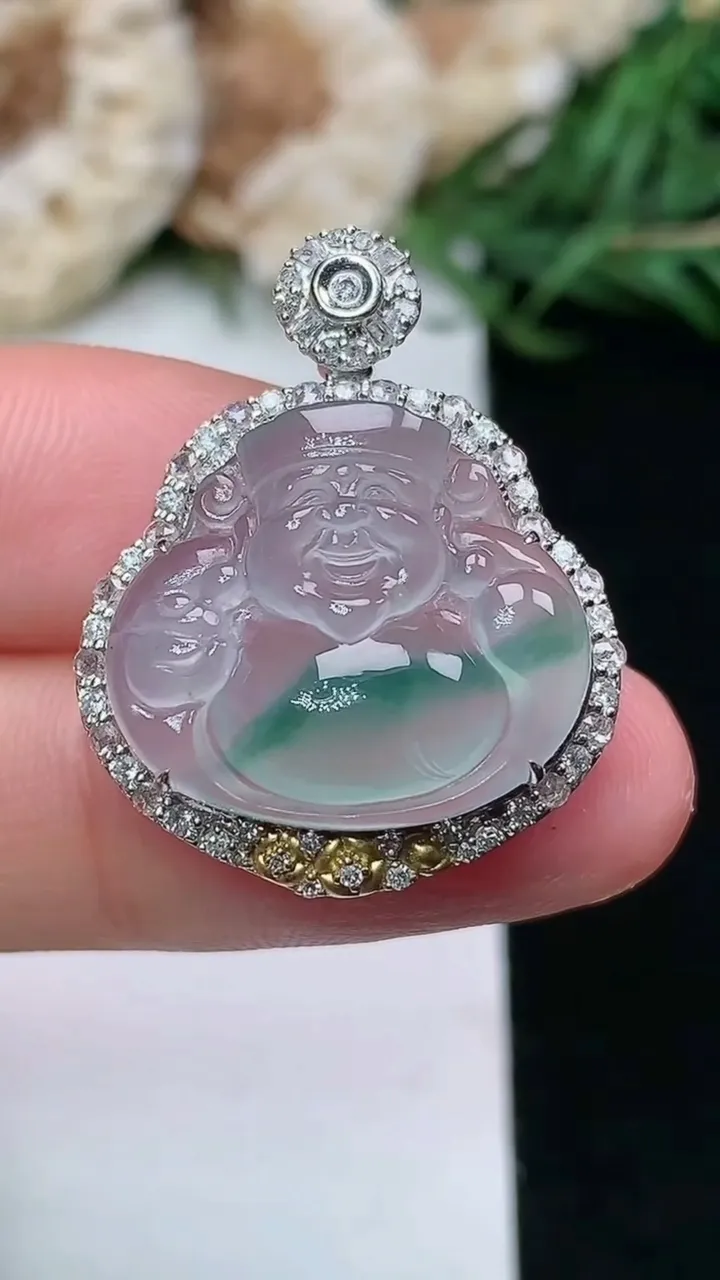 天然A货翡翠财神爷吊坠，尺寸27.4-21.9-9.8，裸石16-18.6，重量:4.26g
1月1