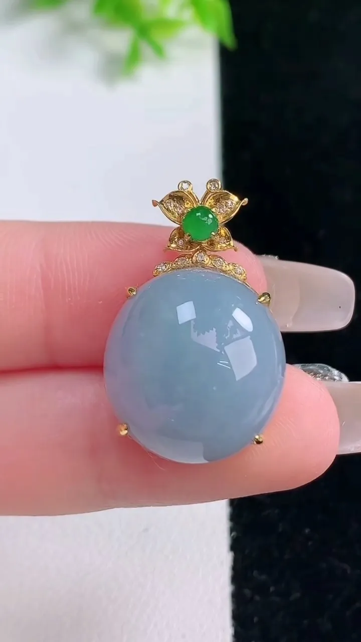 天然A货翡翠18K金紫罗兰蛋面吊坠，尺寸27.2-18.3-17.3-9.7，重量:6.39g
1月