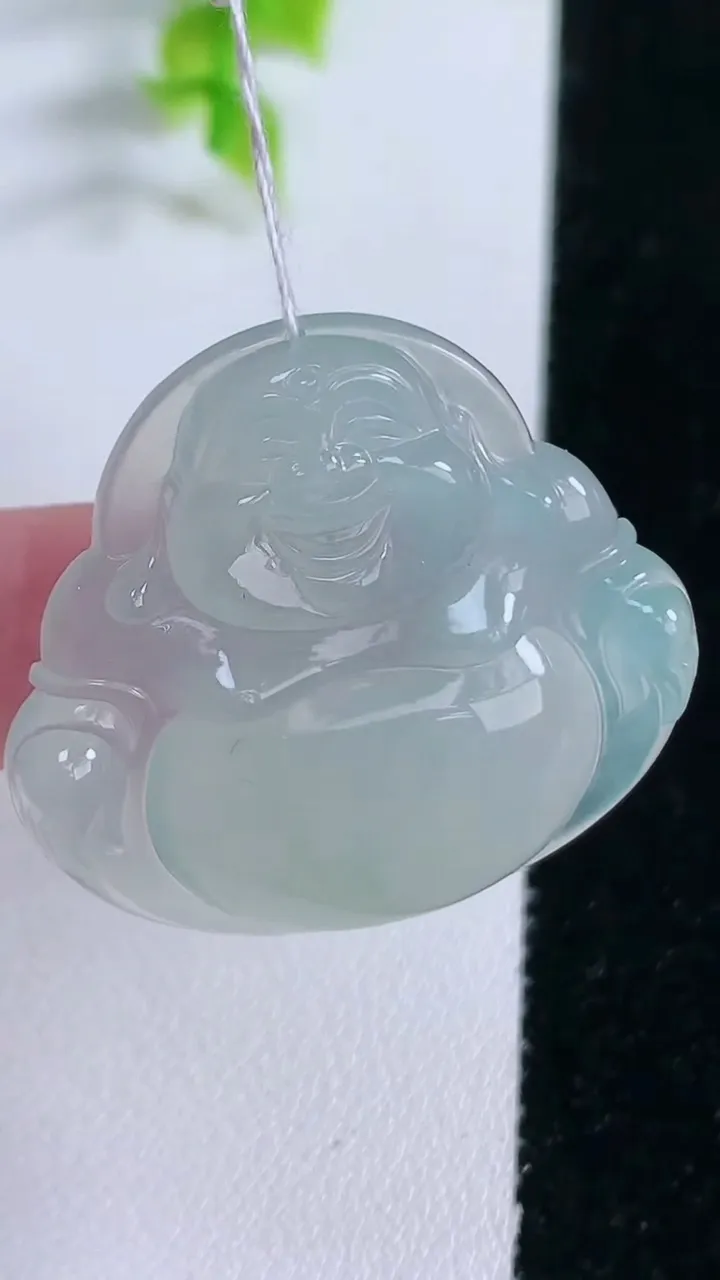 天然A货翡翠佛公吊坠，尺寸31.4-35-6.3，重量:11.92g
1月16日