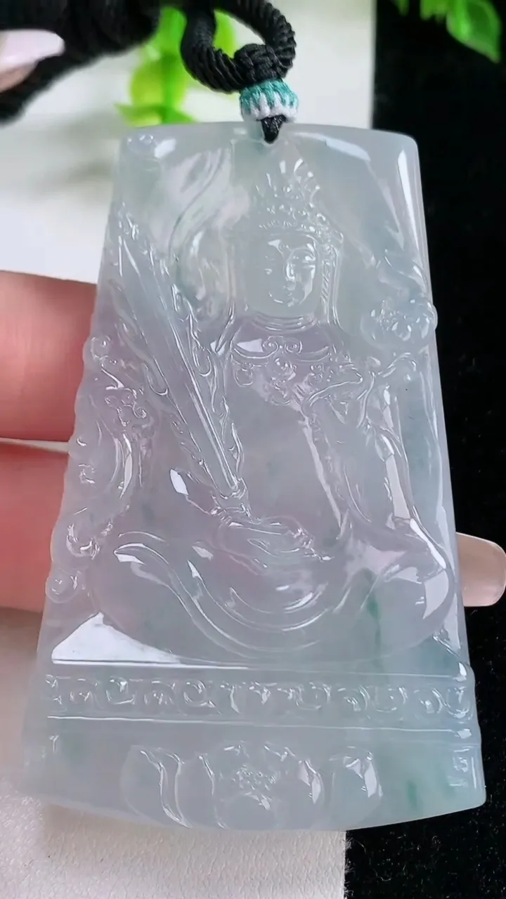 天然A货翡翠种飘花虚空藏菩萨吊坠，尺寸66.6-39.2-5.5，重量:38.97g
1月16日