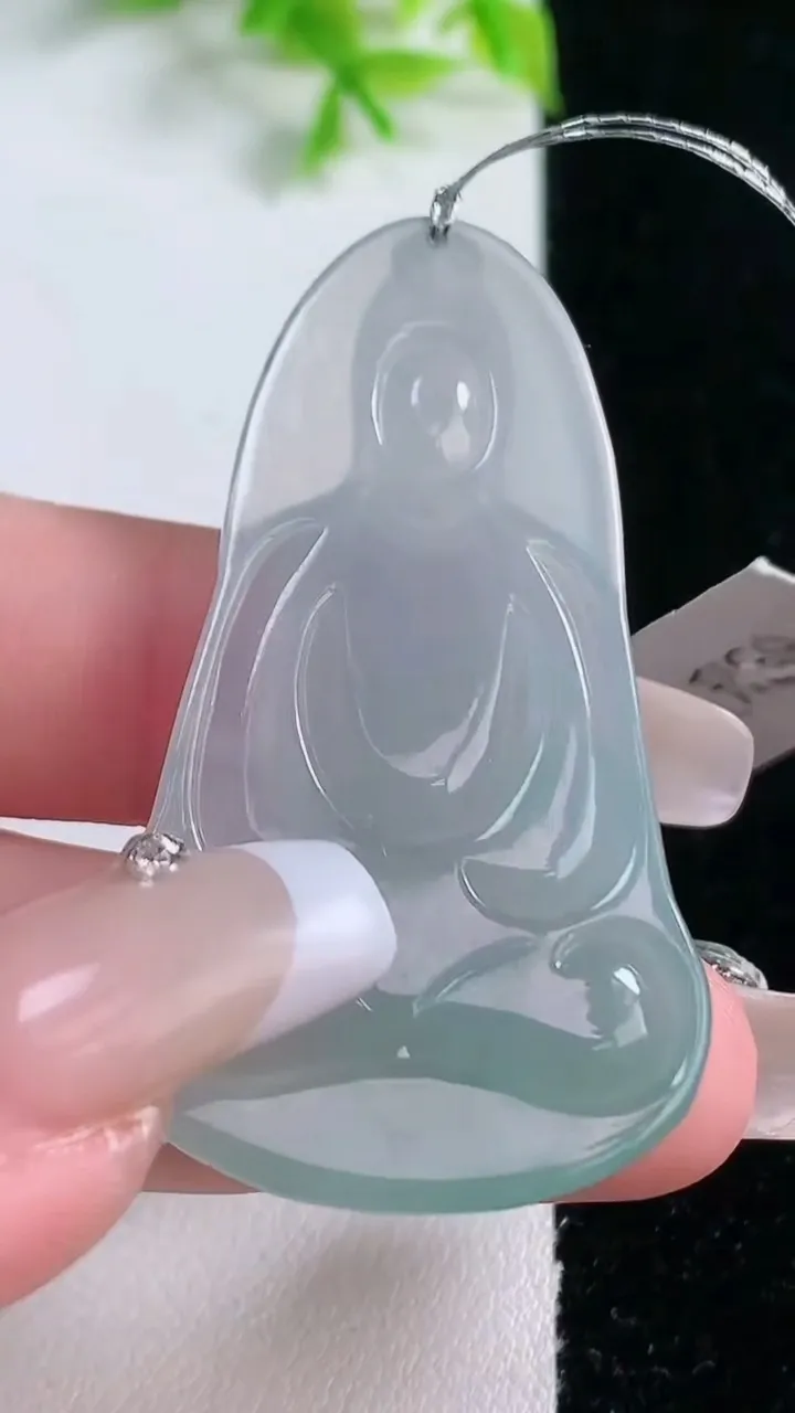 天然A货翡翠观音菩萨吊坠，尺寸49.2-28-5.5，重量:12.85g
1月16日