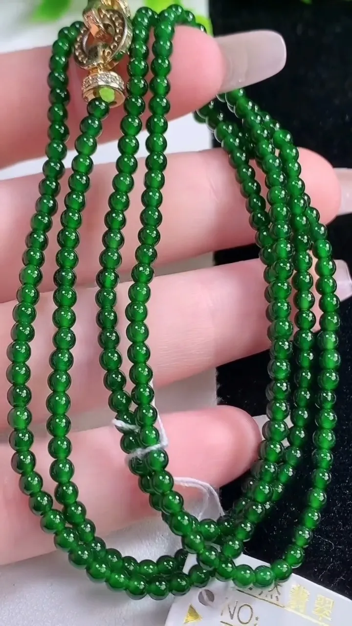 天然A货翡翠小米珠项链，尺寸3-265颗，重量:13.47g1月16日
工厂直销收藏佳品,种好水足，