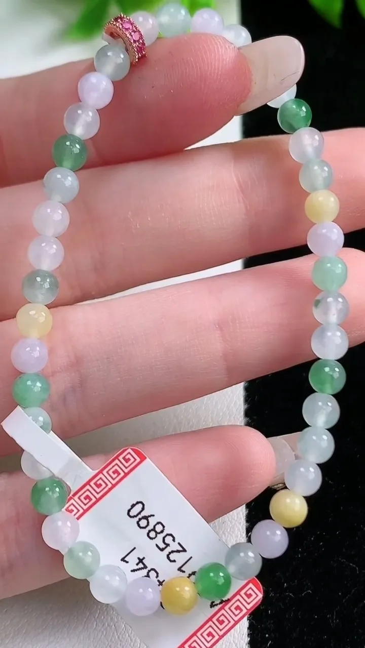 天然A货翡翠三彩圆珠手串，尺寸4.3-41颗，重量:7.80g1月16日
工厂直销收藏佳品,种好水足，色泽均匀，有种有色，上手高大气！
