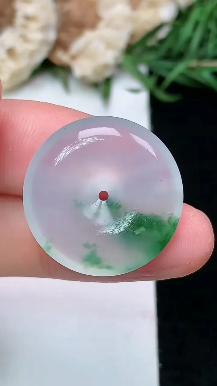 天然A货翡翠平安扣吊坠，尺寸21.8-5.4，重量:5.00g
1月16日