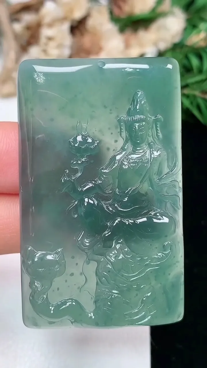 天然A货翡翠蓝水普贤菩萨吊坠，尺寸50.5-31-5.6，重量:22.16g
1月16日